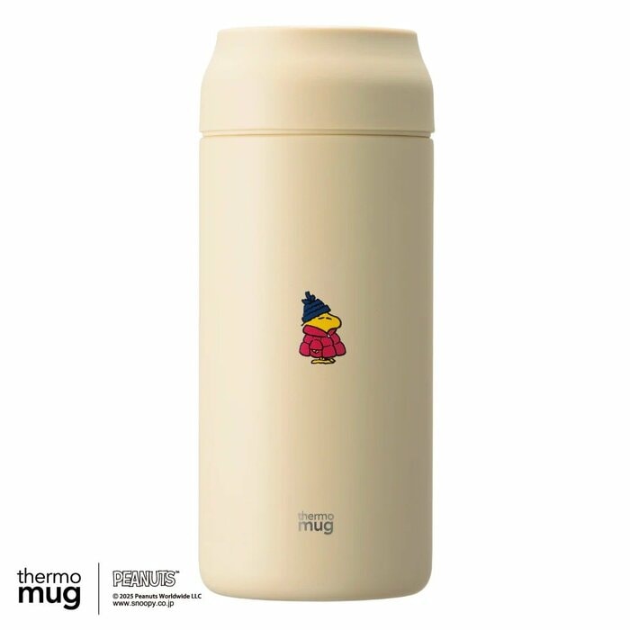 優しい色合いが魅力の「アイボリー (POM-POM BEANIE)」