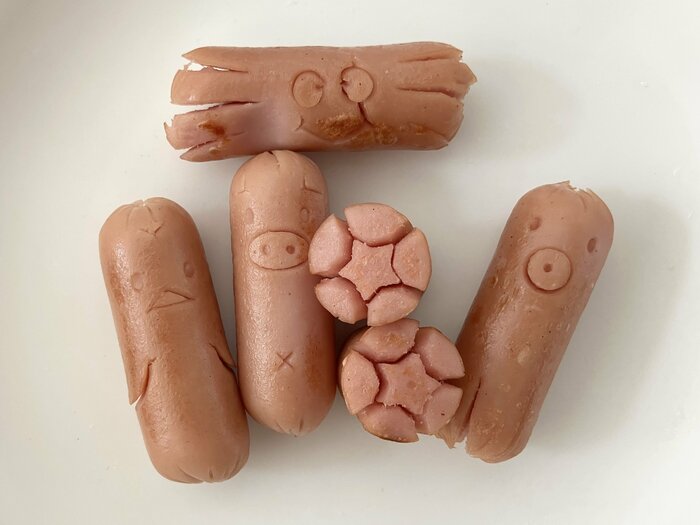 フライパンで加熱すると切込み部分が開き、より飾り切りが際立ちます