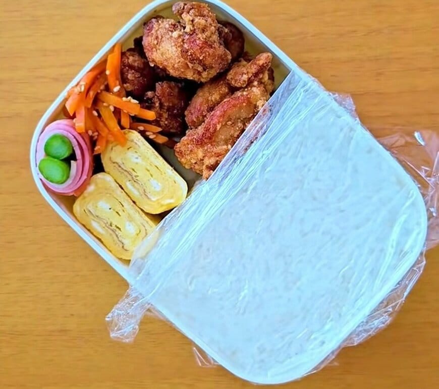 【簡単スヌーピー弁当】ご飯と海苔で作るシンプルなスヌーピー弁当は「手順が少なく見た目も可愛い」