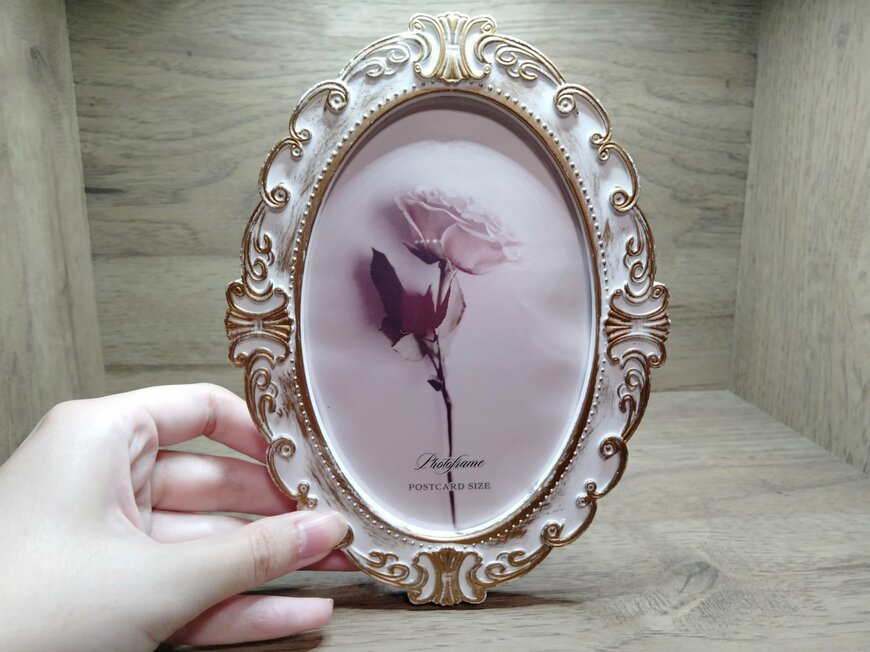 筆者撮影（セリア、フォトフレーム ポストカードサイズ オーバル）