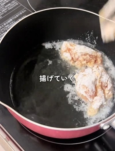 「ふた閉まる？」同棲カップルの彼女が作る【唐揚げ弁当】がボリューム満点！おかずがぎゅっと詰まったお弁当がたまらない