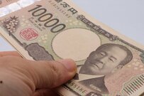 シニアのおよそ3割が「年金だけでは日常生活費もまかなえない」【一覧表】60歳～90歳以上までの「国民年金・厚生年金」の平均はいくら？