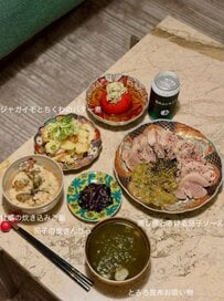 「自炊が1番美味しい」と投稿された手作りの献立　牡蠣の炊き込みご飯やペペロンチーノが並ぶ食卓がたまらない