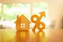【住宅ローン】金利上昇のいま迎える「固定期間終了」で返済はどうする？後悔しない見直し術