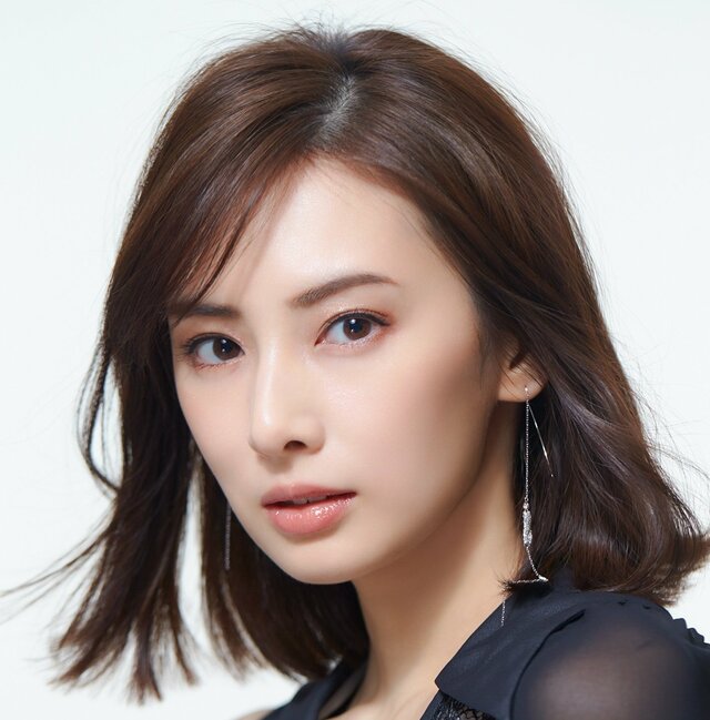 【白衣姿を見てみたい女性芸能人ランキング】2位の北川景子を破った1位は白衣役が似合う大女優！