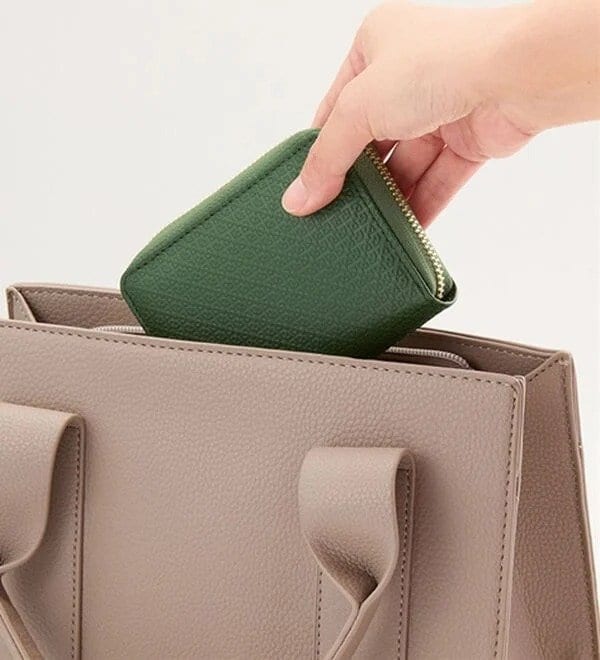 幅12×奥行き2.5×高さ9(cm)という小ささ