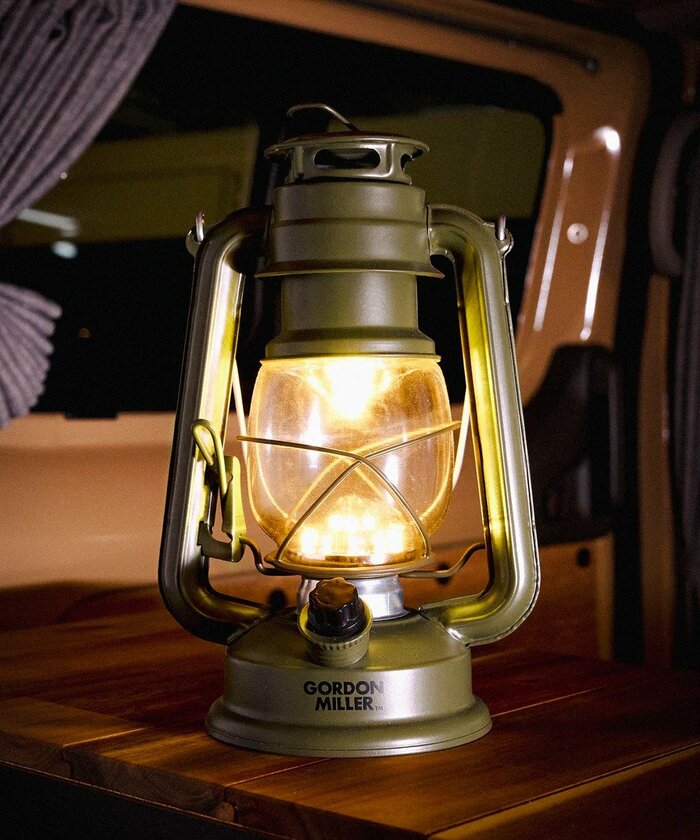 つまみひとつで点灯、消灯、そして明るさの調整がすべて行えます