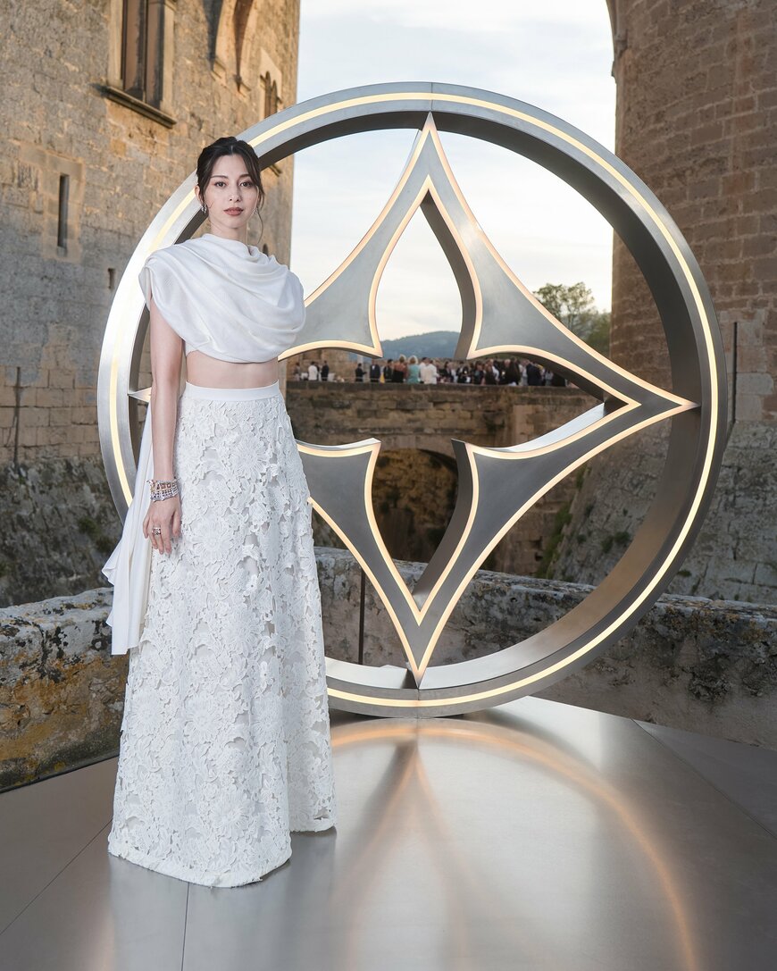 出所：ルイ･ヴィトン ジャパン株式会社「【ルイ·ヴィトン】中条あやみ、シン·ミナらが新作ハイジュエリーコレクション発表イベントに参加」