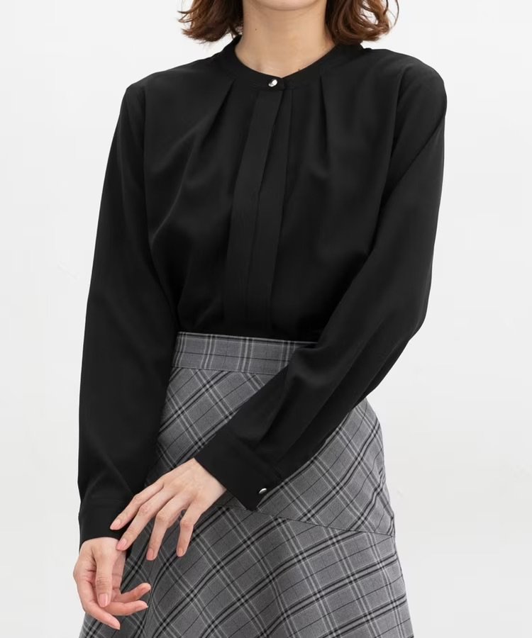 出所：ハニーズ公式　バンドカラーブラウス