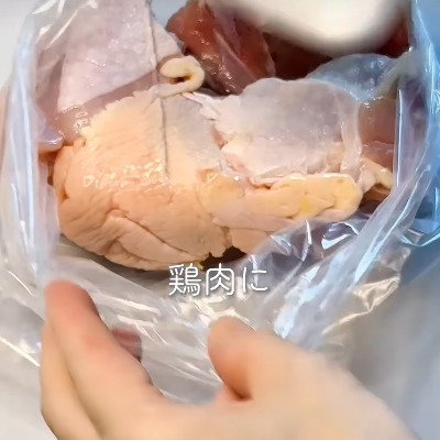 「香りだけでご飯2杯はいける！」高校生の娘が大興奮した【ガーリック醤油チキン弁当】ガッツリ食べたくなる絶品おかずが美味しそう！