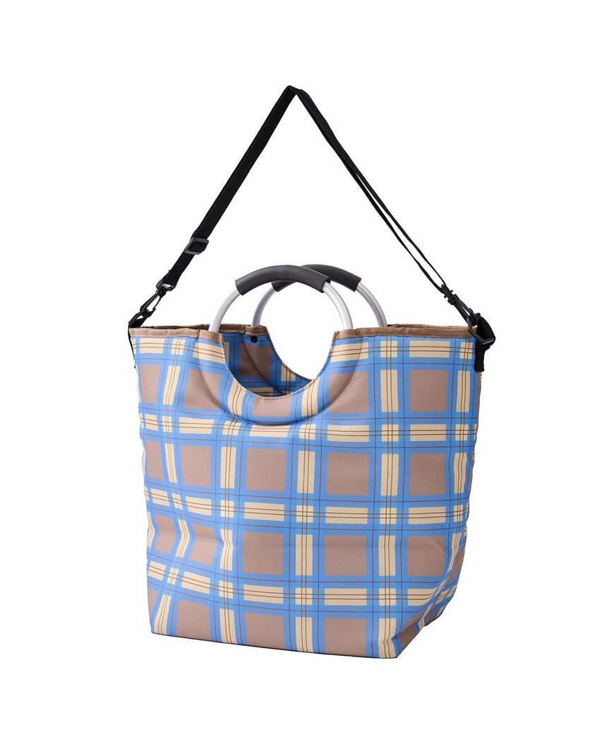 出所：3COINS公式　大容量保冷バッグ／Autumn Picnic