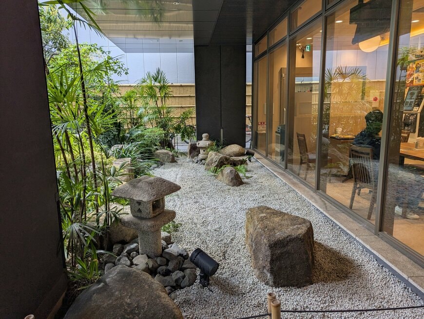 坪庭まである京都の松屋