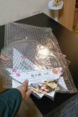 【100均DIY】「踏んでイタタ…」なおもちゃ散乱問題…4児のママがダイソーのBBQ網で作る「遊べる収納」ですっきり解決！