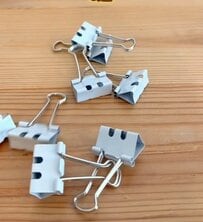 「ナイスアイデア！」ダブルクリップを使った〈収納に役立つ裏技〉3選！整理収納アドバイザー1級アラフィフママの活用術に感動