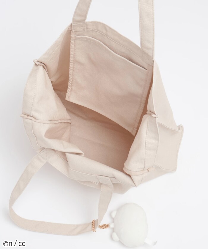 A4の書類も入るサイズ感