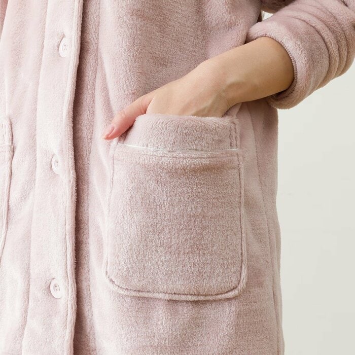 ニトリのNウォームシリーズから登場した「着る毛布パジャマ」