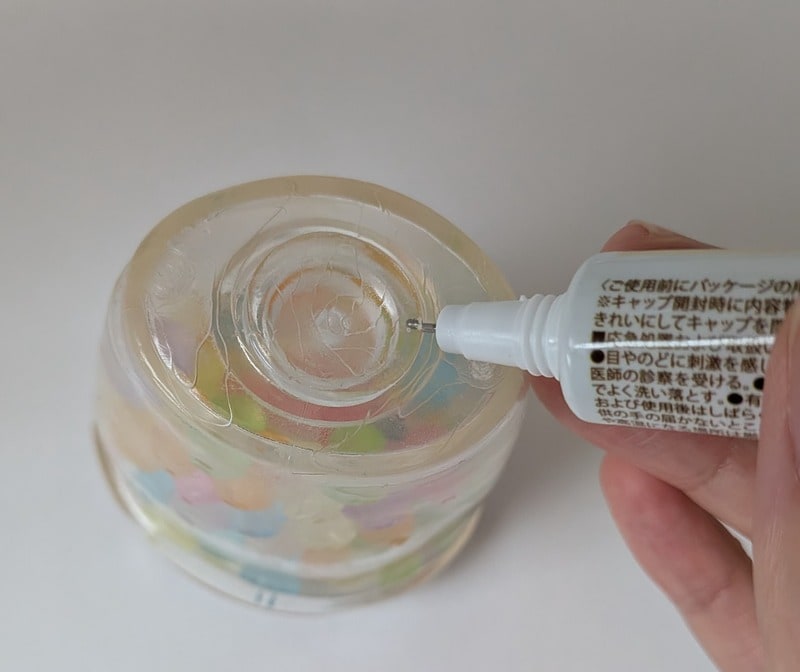 セリア　スクイーズの皮　クラフト用接着剤10ml
