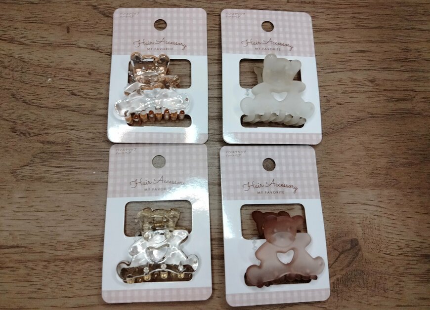 筆者撮影（セリア、バンスクリップハートベア）