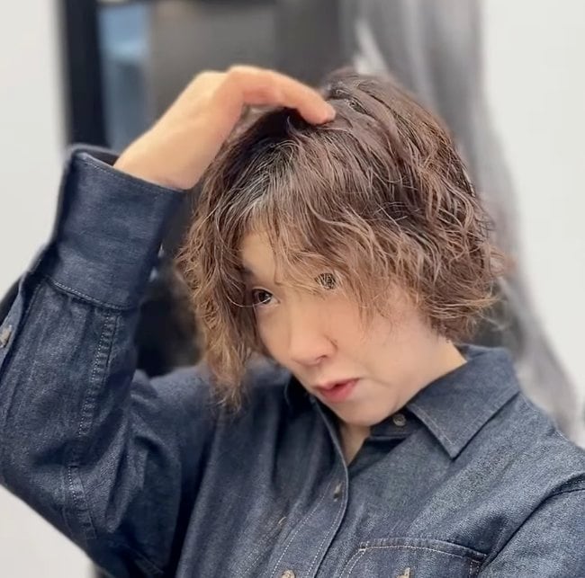 【大変身】「前髪の分け目を消したい！」女性が「短め前髪のショートヘア」で悩み解消