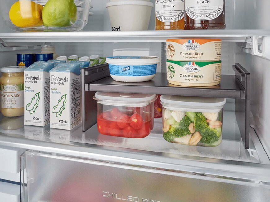 出所：山崎実業公式　伸縮冷蔵庫中収納ラック タワー