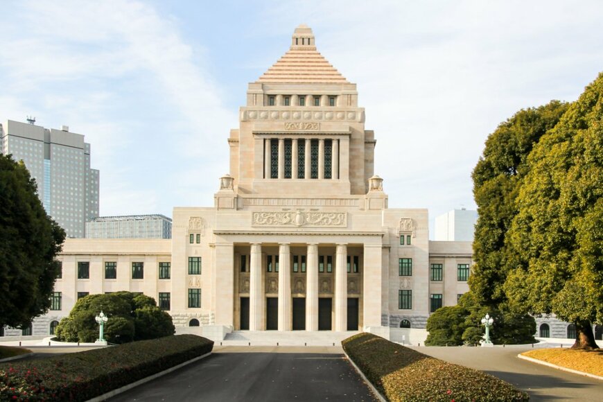 岸田総理の給料は年46万円の増額も返納へ。閣僚などの給与は年間いくらなのか？