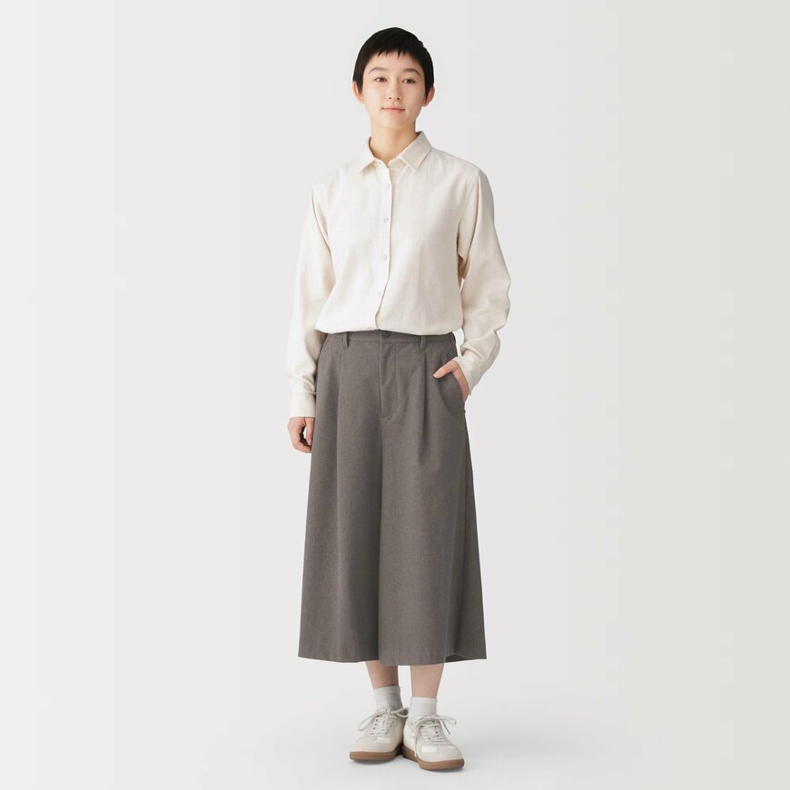 無印良品 婦人 起毛ジャージー クロップドパンツ 着用イメージ
