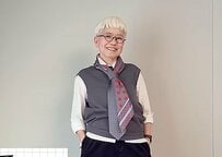 【70代マダム】UNIQLOキュロット×スカーフを着こなす！トレンドの「赤」を意識したスタイルが勉強になる