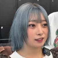 青い髪色の女性が「青を抜いてほしい」とオーダー　まさかのイメチェンに反響