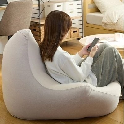 背中や頭まわりを支えるヘッドサポート型を採用