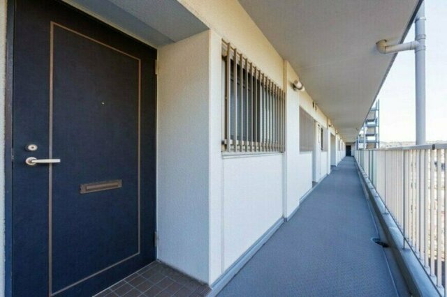 玄関前に「置き配」されていた物が話題　目を疑う中身に驚き「バレたらヤバかったですね」