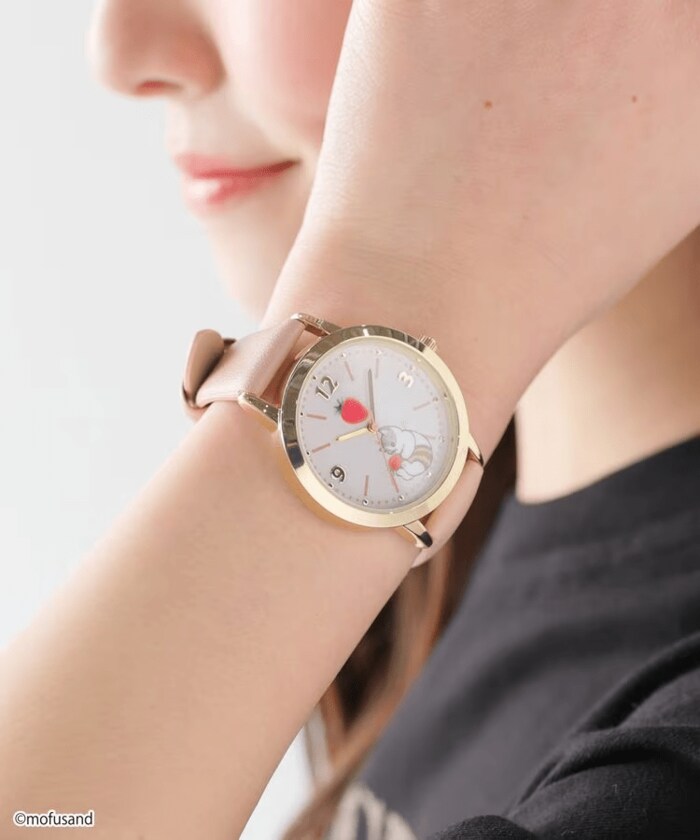 年齢問わず着けやすいデザイン