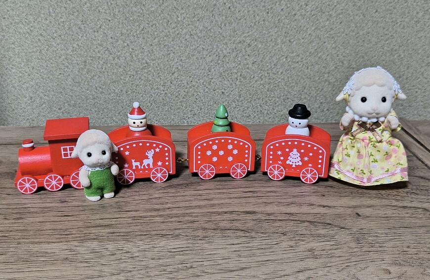 筆者撮影（ダイソー、ウッドトレインオブジェ）