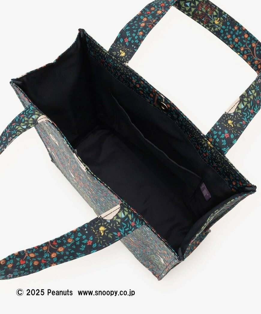 出所：アフタヌーンティー公式　スクエアミニトートバッグ／リバティプリント／PEANUTS　ネイビー