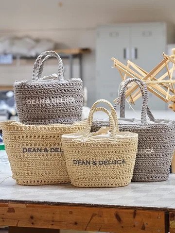 出所：DEAN & DELUCA　BEAMS COUTUREクロッシェバスケットバッグ