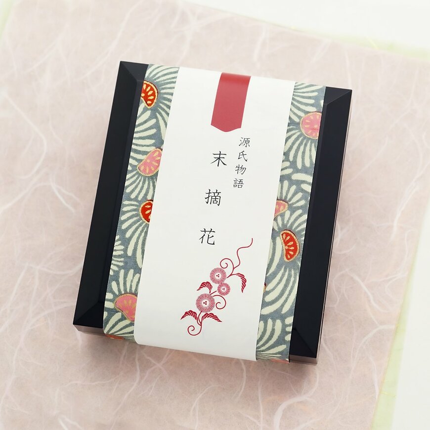 出所：株式会社 ジュエリー京都「ピアスのようなイヤリング「ぴあり」を製作するジュエリー京都　「源氏物語シリーズ・第二弾」新作「末摘花」を7月21日(金)に発売！」