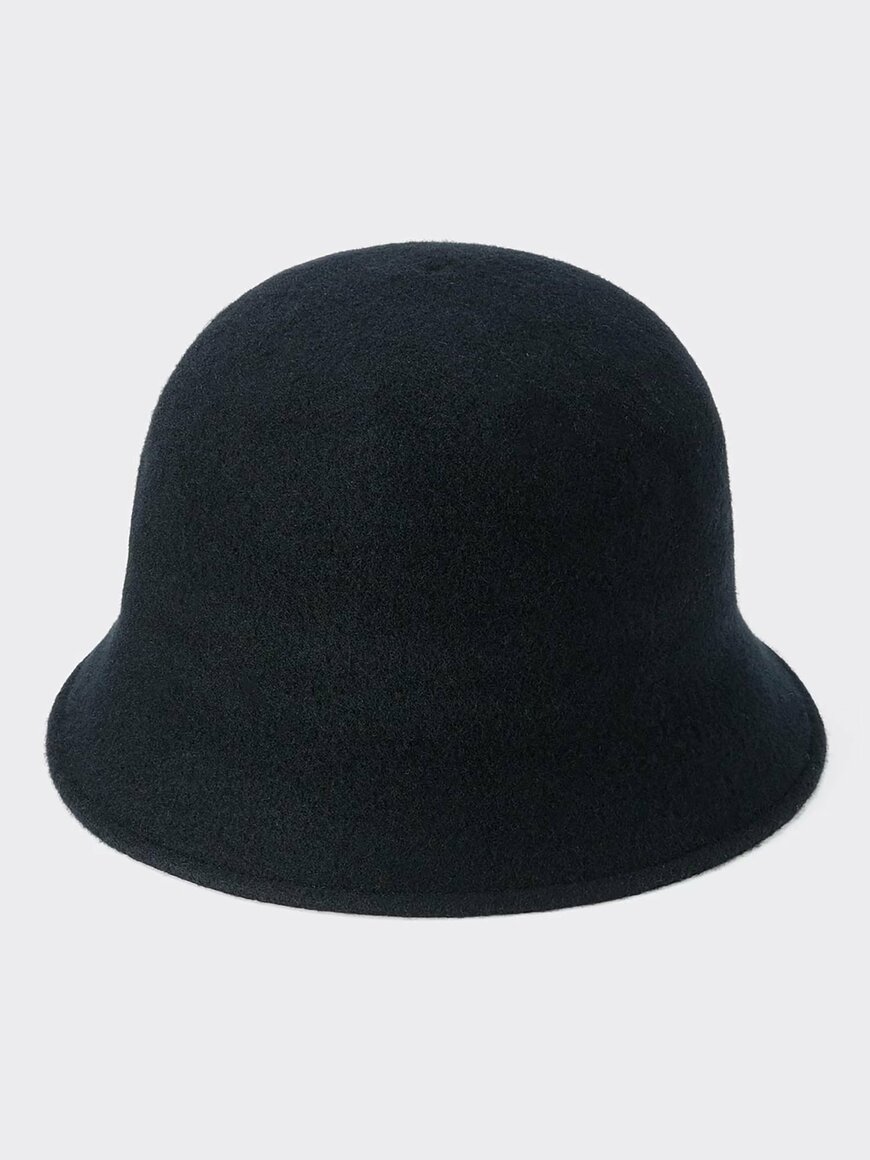 温かみのあるウールブレンド素材の帽子