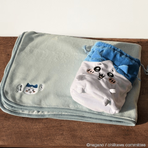 ニトリ　ちいかわ　巾着付きブランケット　フワフワ　ハチワレ