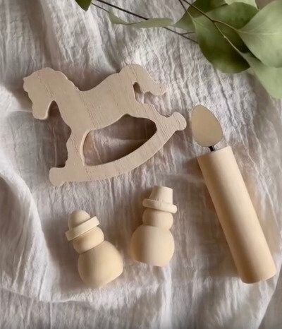 変身前の木製オブジェ