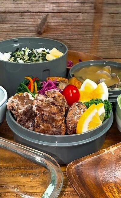 完成した鯨の竜田揚げ弁当