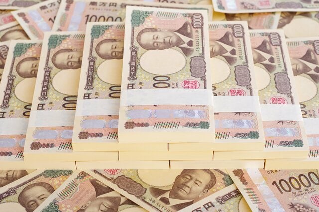 【新富裕層】年収3000万円の壁！半数が資産1億円に。年収が高い人が選ぶ分散投資の実態《日銀速報》家計の金融資産は過去最高「2386兆円」に！