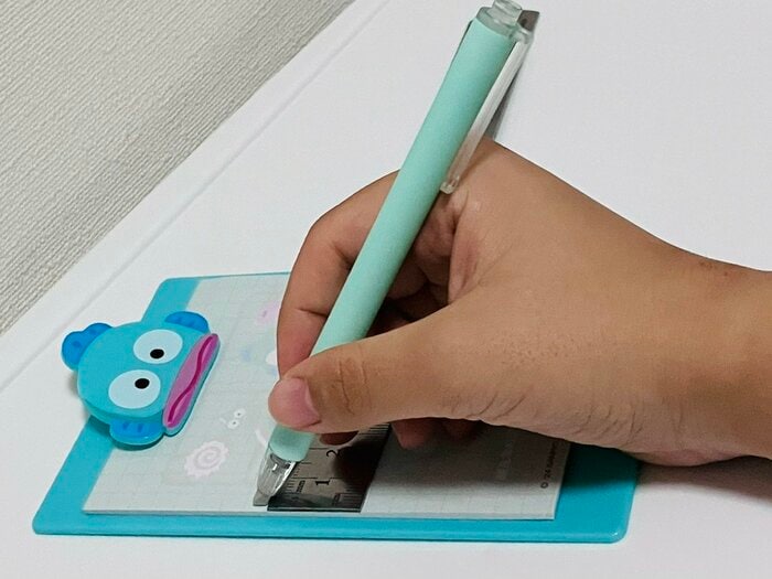 メモ帳を約10枚重ねて、何枚切れるのか検証!