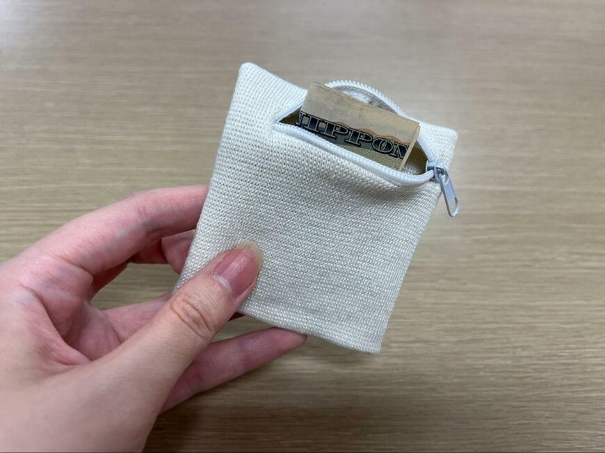 筆者撮影（セリア、リストバンドポーチ）