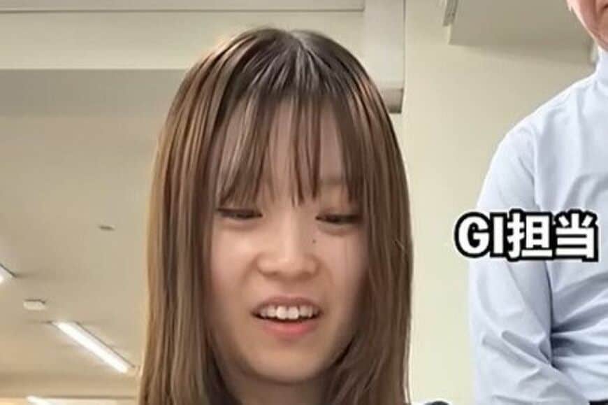 「職場でにんにく？」農水省職員が青森の黒にんにくを実食　ドライフルーツのような味に驚き