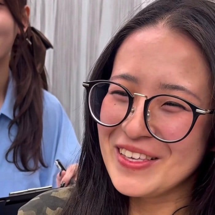 「似合う前髪を見極めて欲しい」女性が〈似合わせカット〉で→眼鏡にもコンタクトにも似合うヘアスタイルに変身