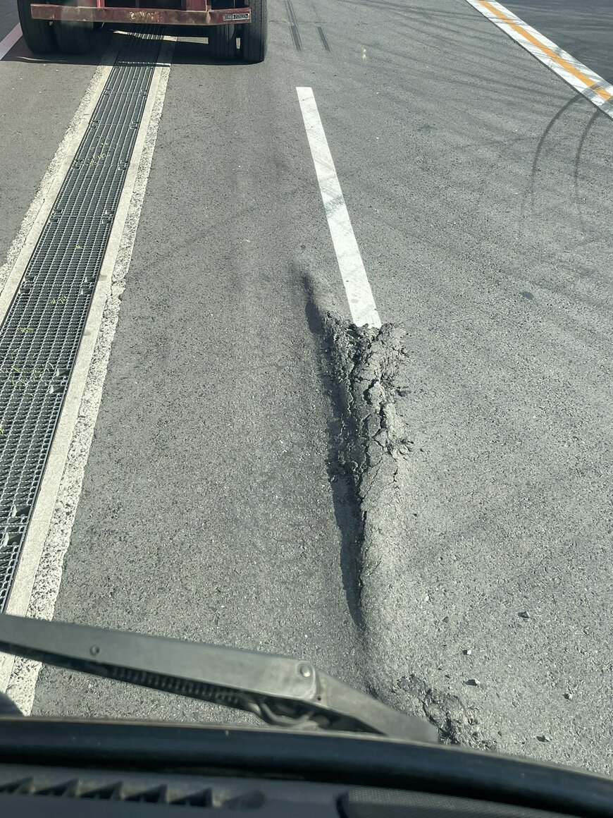 アスファルトの変形