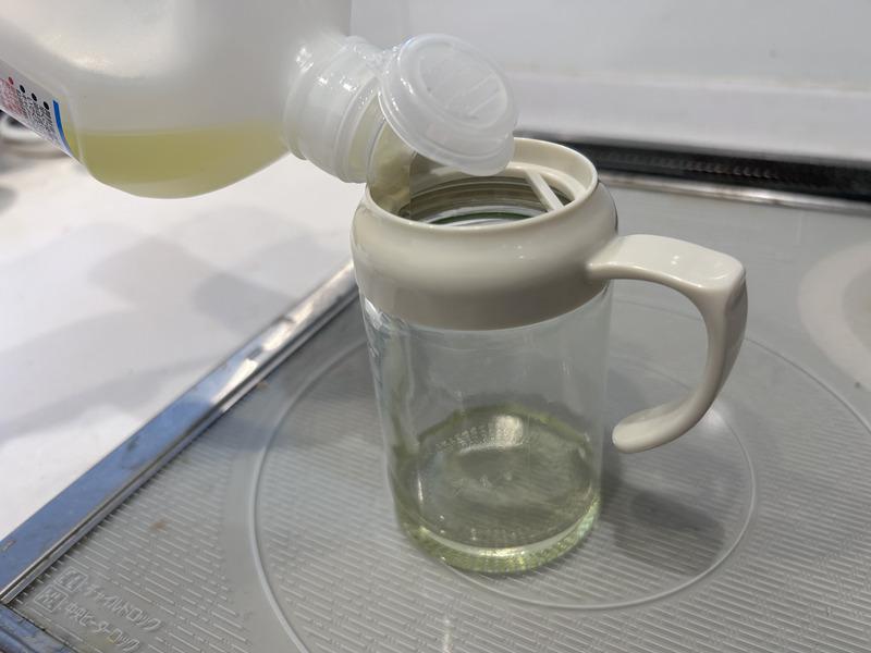 ハケ付きオイルボトル