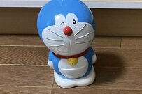 部屋の掃除中「ドラえもん貯金箱」を発見　入っていた500円玉の枚数に「Switch2二台買える」