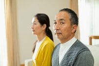 65歳以上無職夫婦世帯「月の生活費・平均貯蓄額・平均年金月額」はいくらか【60歳以上】がしている「公的年金・保険以外の老後の備え」とは？