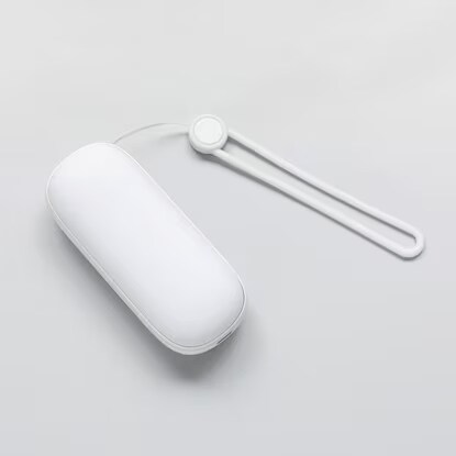 手のひらに収まる充電式カイロ