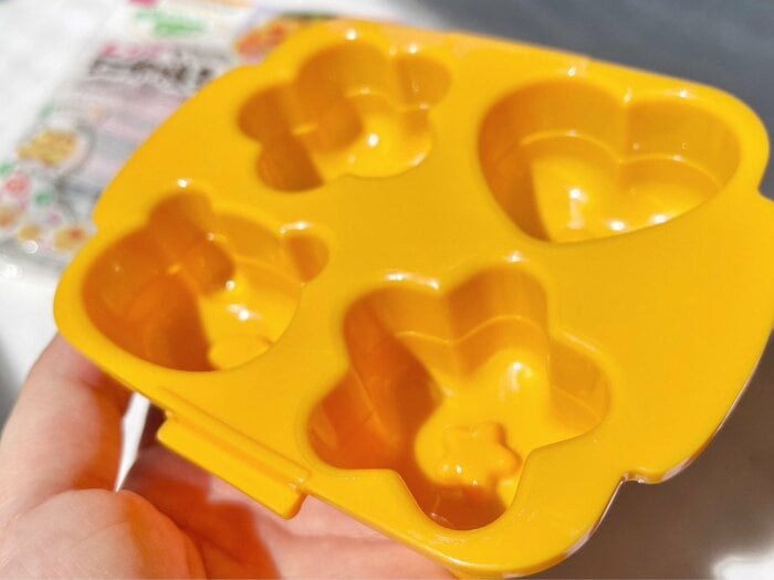 「レンジでミニ卵焼き」のくぼみの様子